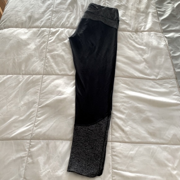 Lucy black leggings with grey chevron pattern - Picture 5 of 10